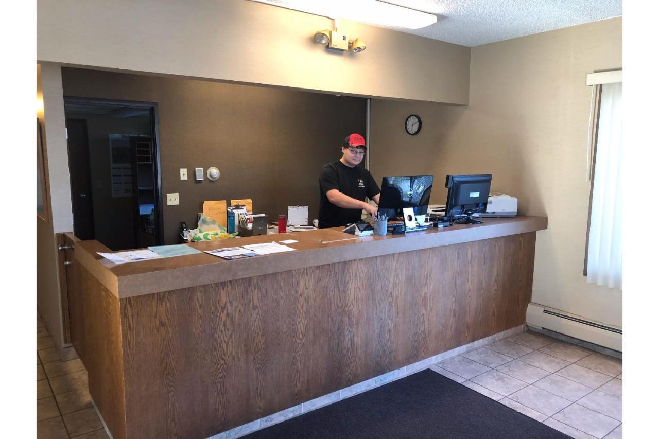 Oyo Hotel Glendive - Yellowstone River Екстериор снимка