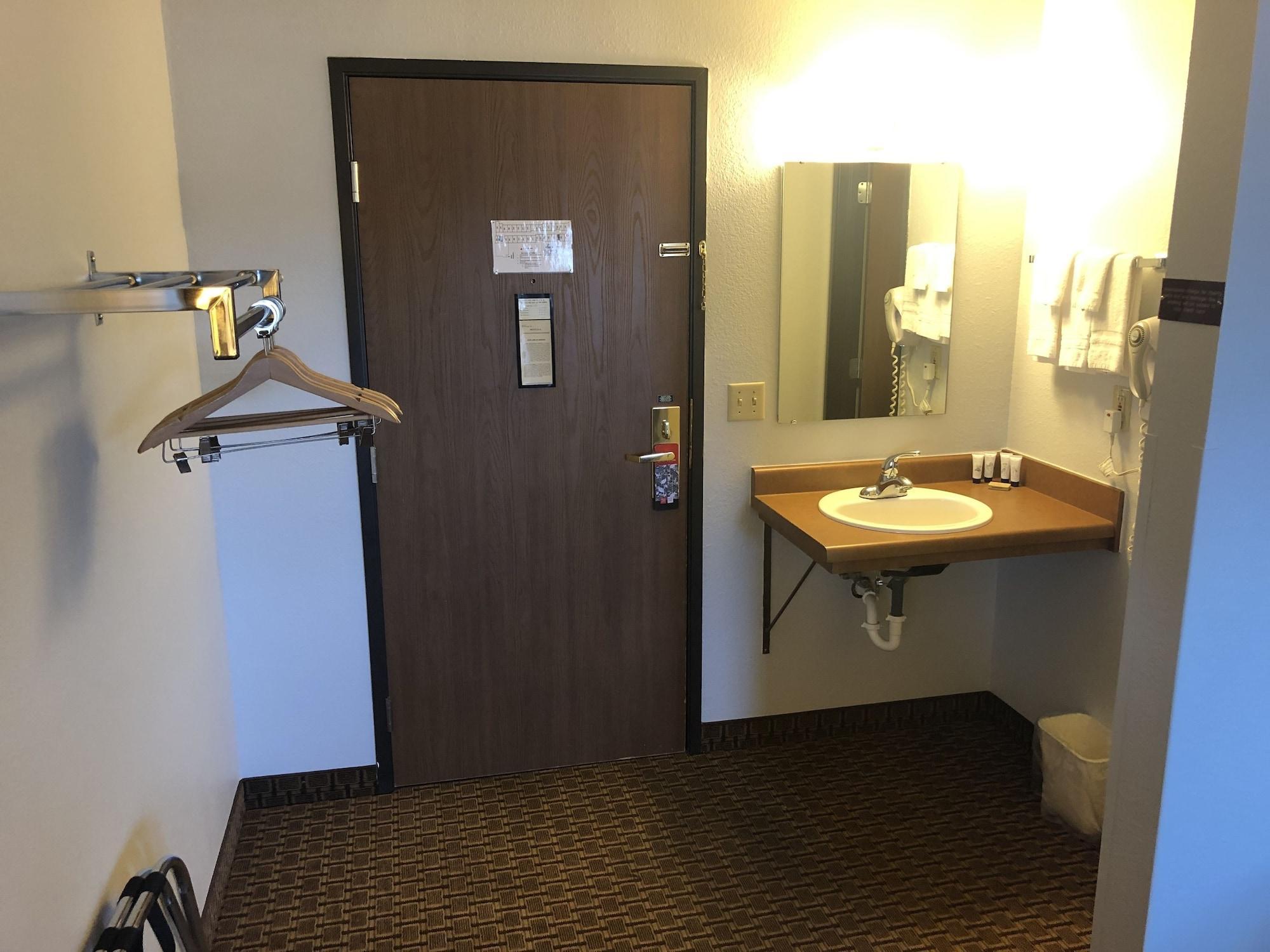 Oyo Hotel Glendive - Yellowstone River Екстериор снимка