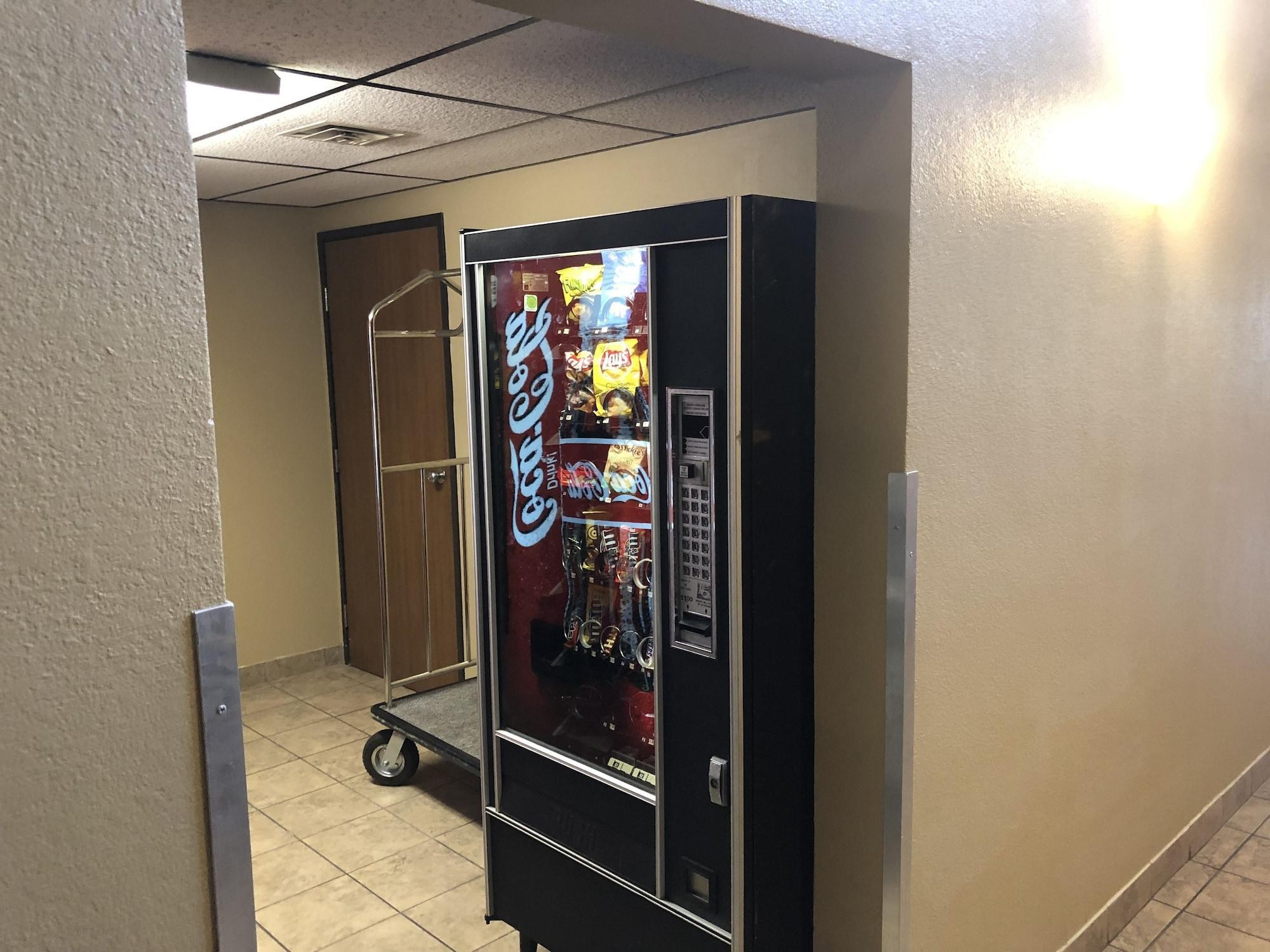 Oyo Hotel Glendive - Yellowstone River Екстериор снимка