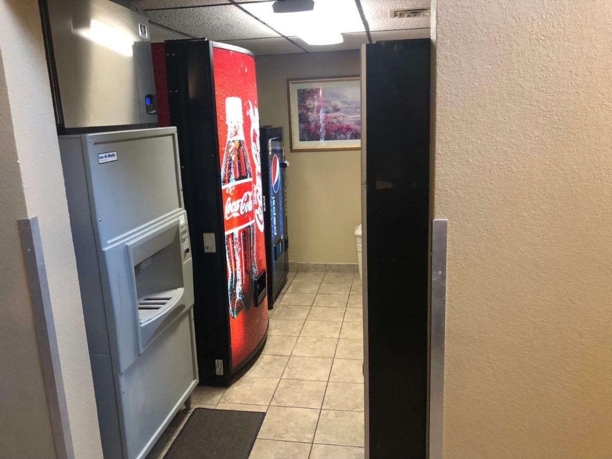 Oyo Hotel Glendive - Yellowstone River Екстериор снимка