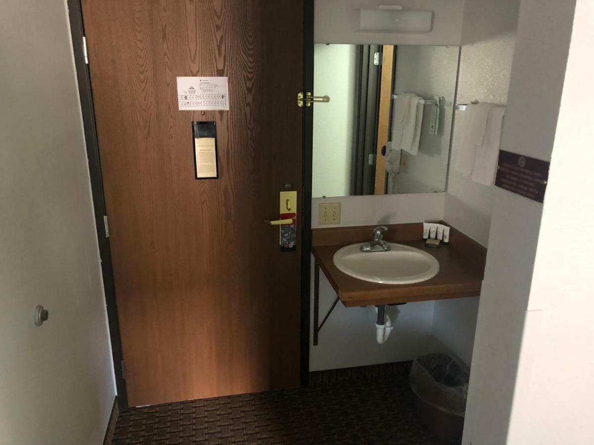 Oyo Hotel Glendive - Yellowstone River Екстериор снимка